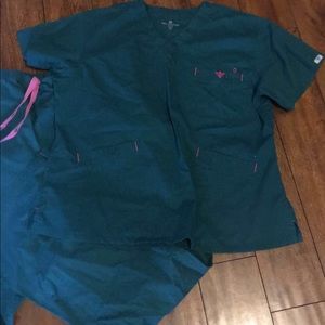 Med couture hunter green signature scrub set XL